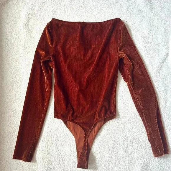 Urban Outfitters Peek Velvet Bodysuit - Picture 5 of 6